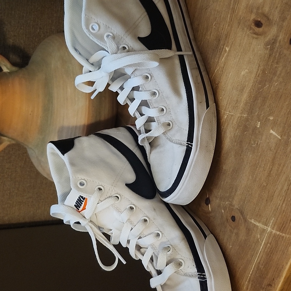 Nike White and Black High-Top Sneakers - Picture 5 of 9